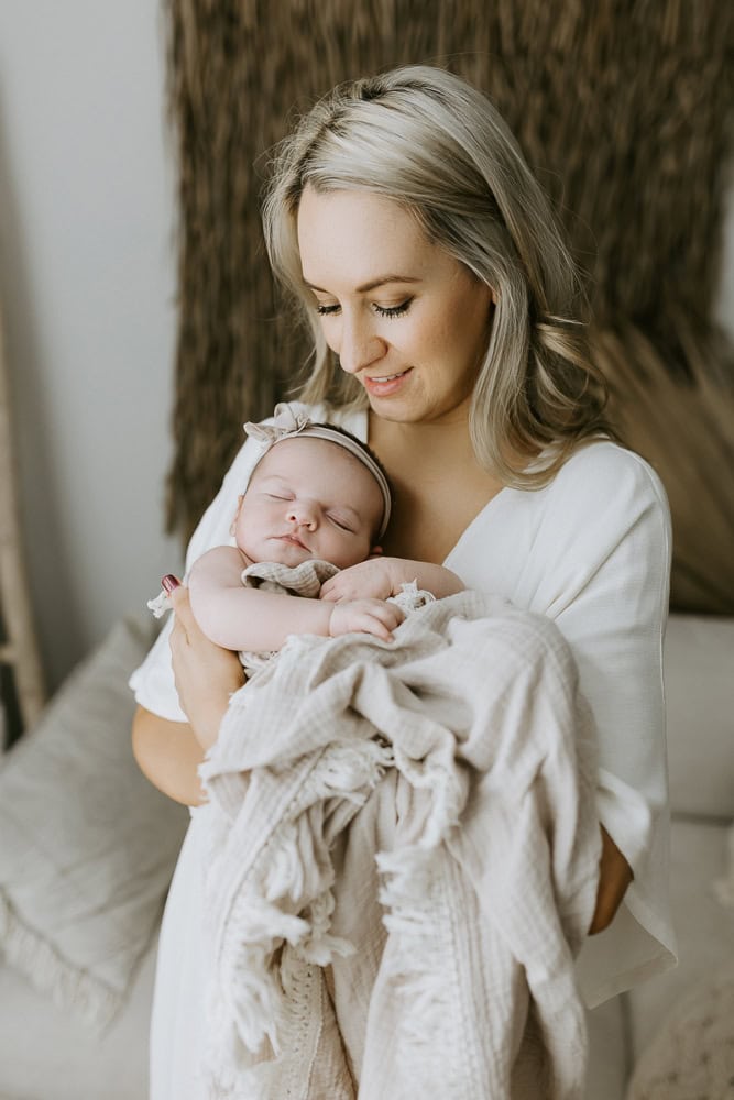 newborn baby maternity pregnancy family photographer photography photos gold coast brisbane Winni & Mini Photography tanha upper coomera pindara