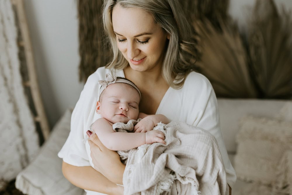newborn baby maternity pregnancy family photographer photography photos gold coast brisbane Winni & Mini Photography tanha upper coomera pindara