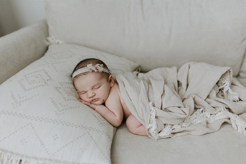 newborn baby maternity pregnancy family photographer photography photos gold coast brisbane Winni & Mini Photography tanha upper coomera pindara