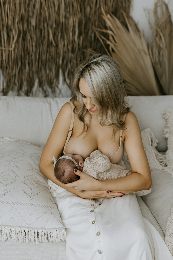 newborn baby maternity pregnancy family photographer photography photos gold coast brisbane Winni & Mini Photography tanha upper coomera pindara