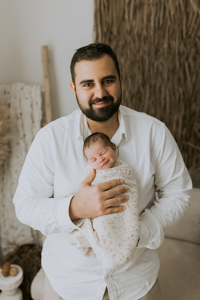 newborn baby maternity pregnancy family photographer photography photos gold coast brisbane Winni & Mini Photography tanha upper coomera pindara