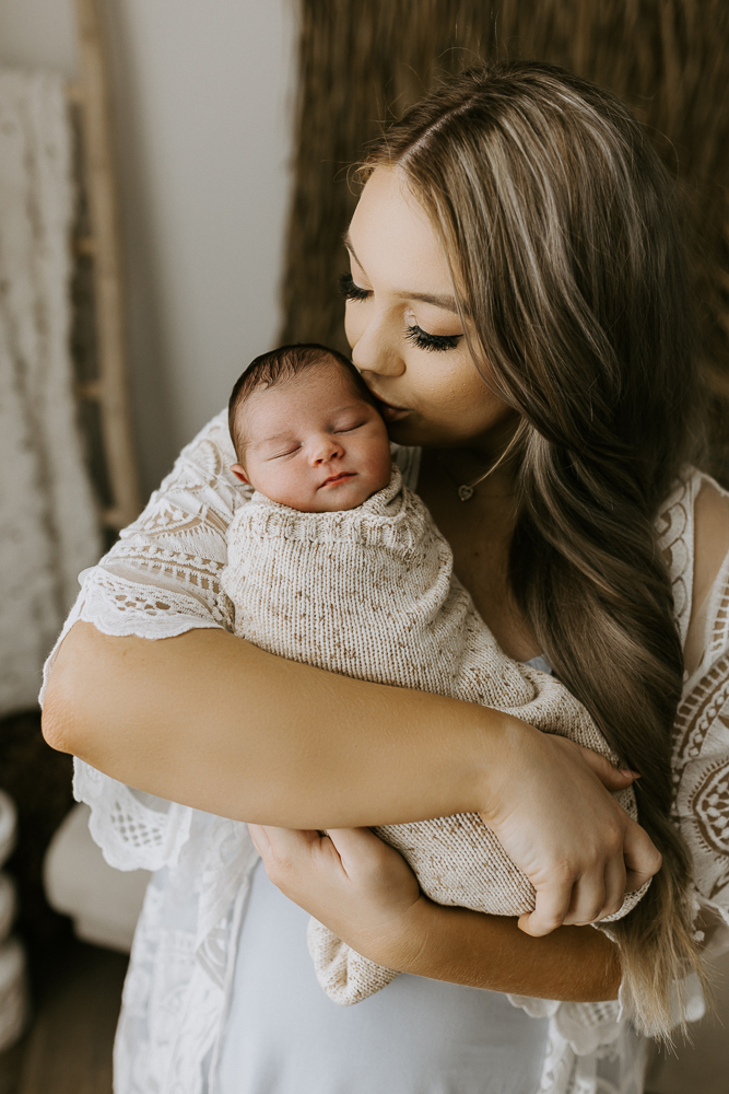 newborn baby maternity pregnancy family photographer photography photos gold coast brisbane Winni & Mini Photography tanha upper coomera pindara