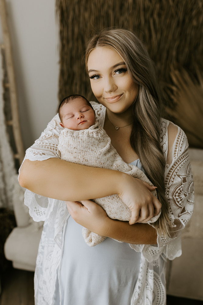 newborn baby maternity pregnancy family photographer photography photos gold coast brisbane Winni & Mini Photography tanha upper coomera pindara