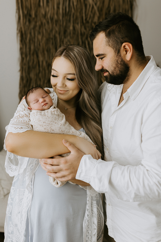 newborn baby maternity pregnancy family photographer photography photos gold coast brisbane Winni & Mini Photography tanha upper coomera pindara