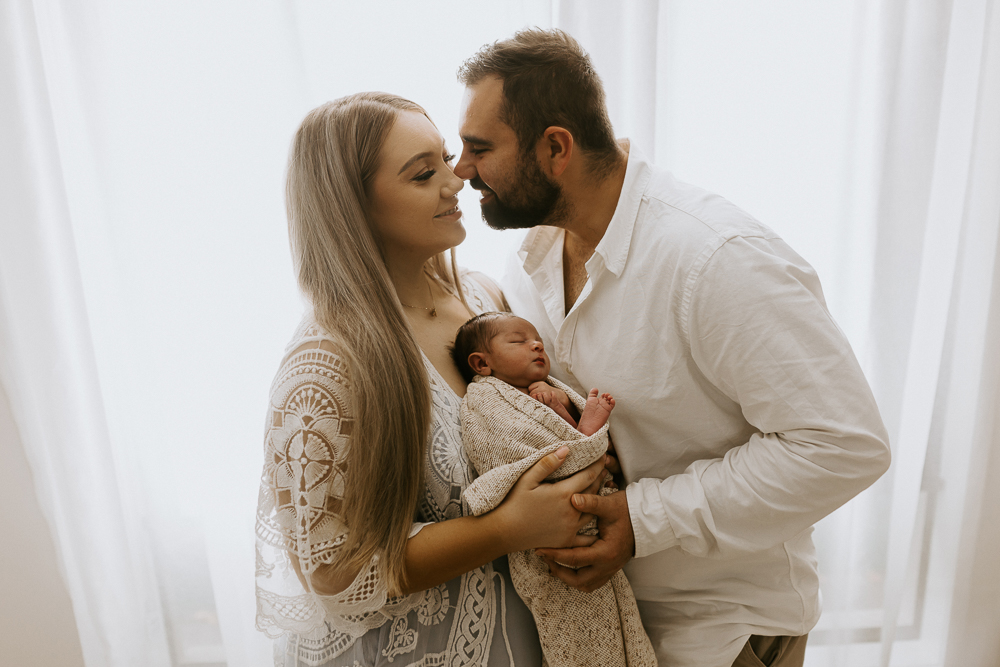 newborn baby maternity pregnancy family photographer photography photos gold coast brisbane Winni & Mini Photography tanha upper coomera pindara