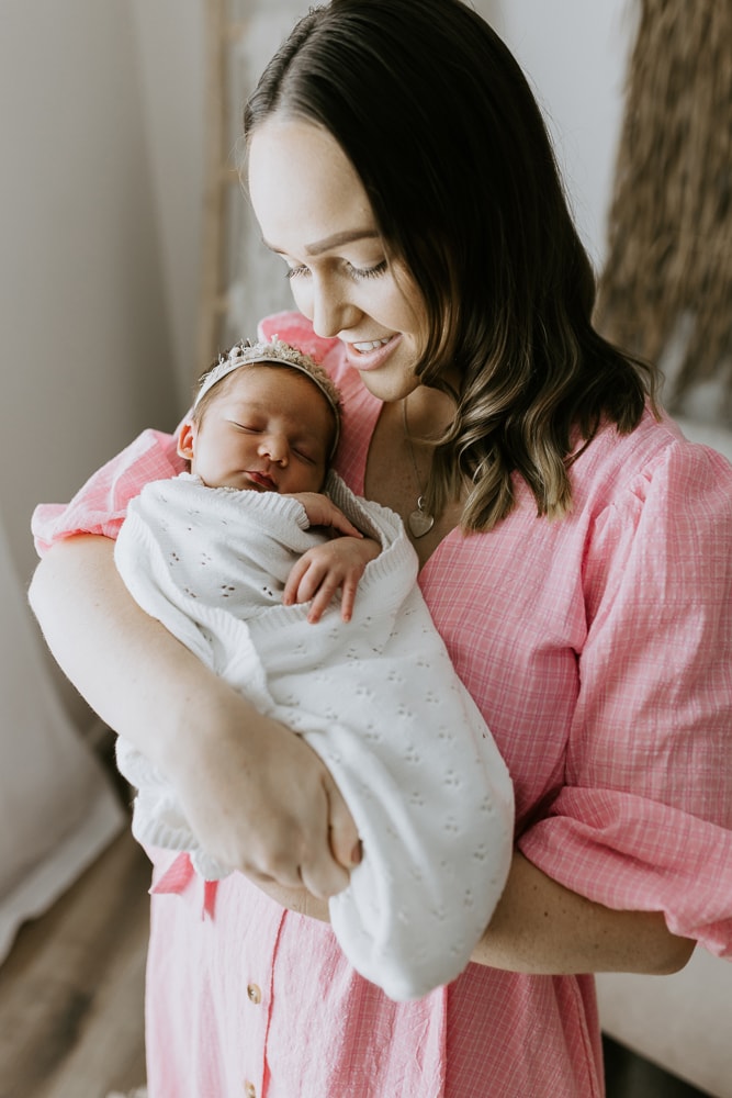 newborn baby family child pregnancy maternity birth toddler photos photography photographer photographs gold coast brisbane pindara mater mothers babies infant Winni & Mini Photography tanha-1