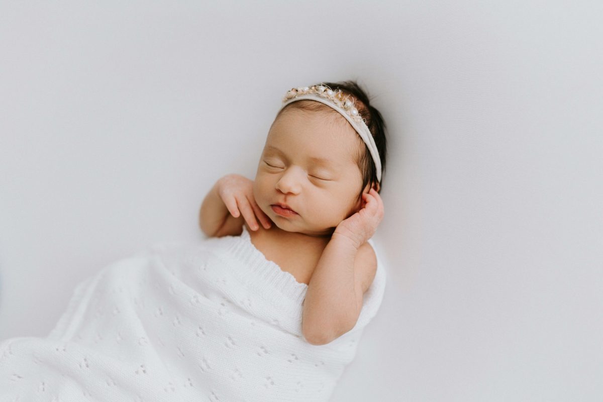 newborn baby family maternity pregnancy photos photographer photography Winni & Mini Photography Upper Coomera Brisbane Gold Coast children beach session pindara mater mothers