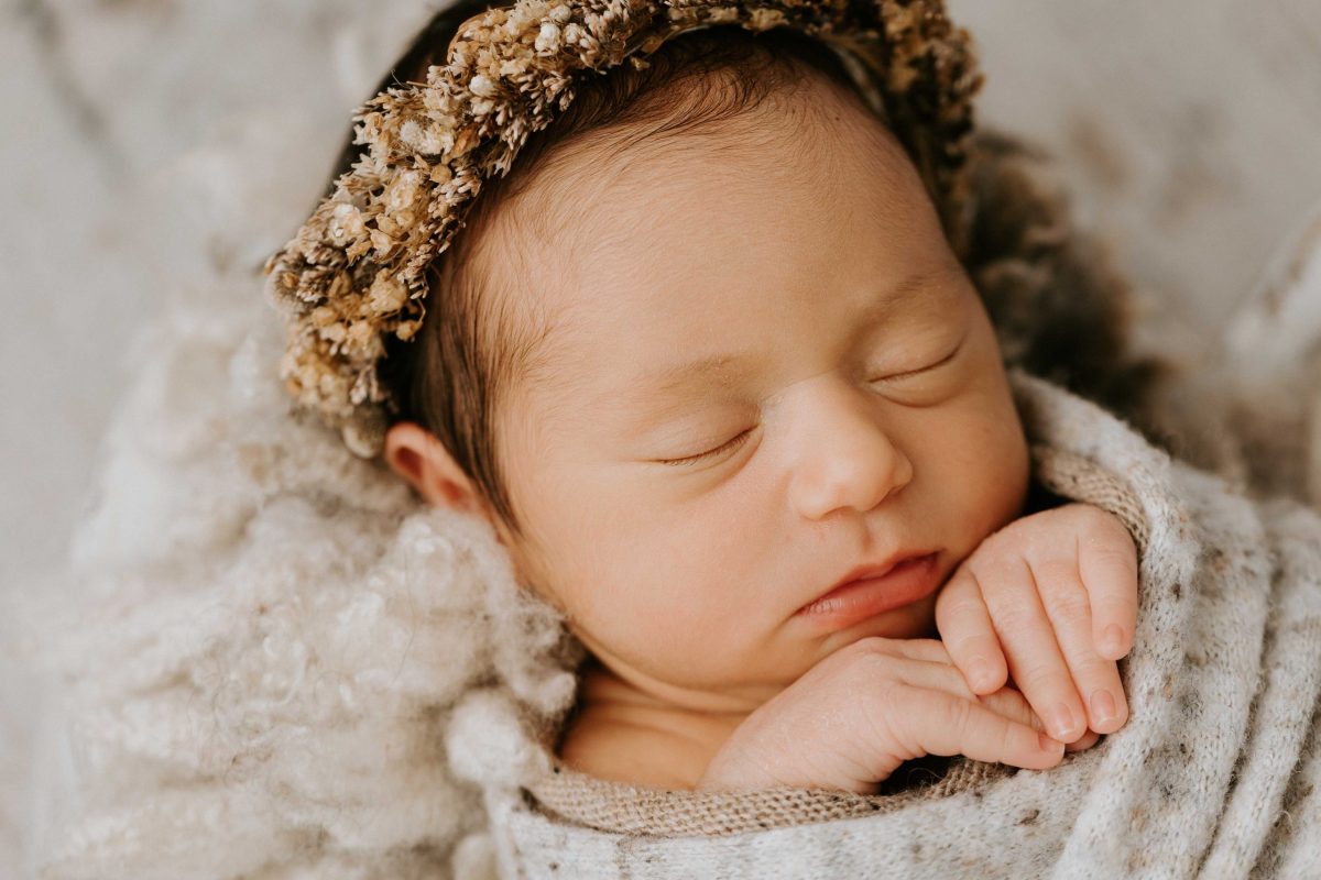 newborn baby family maternity pregnancy photos photographer photography Winni & Mini Photography Upper Coomera Brisbane Gold Coast children beach session pindara mater mothers