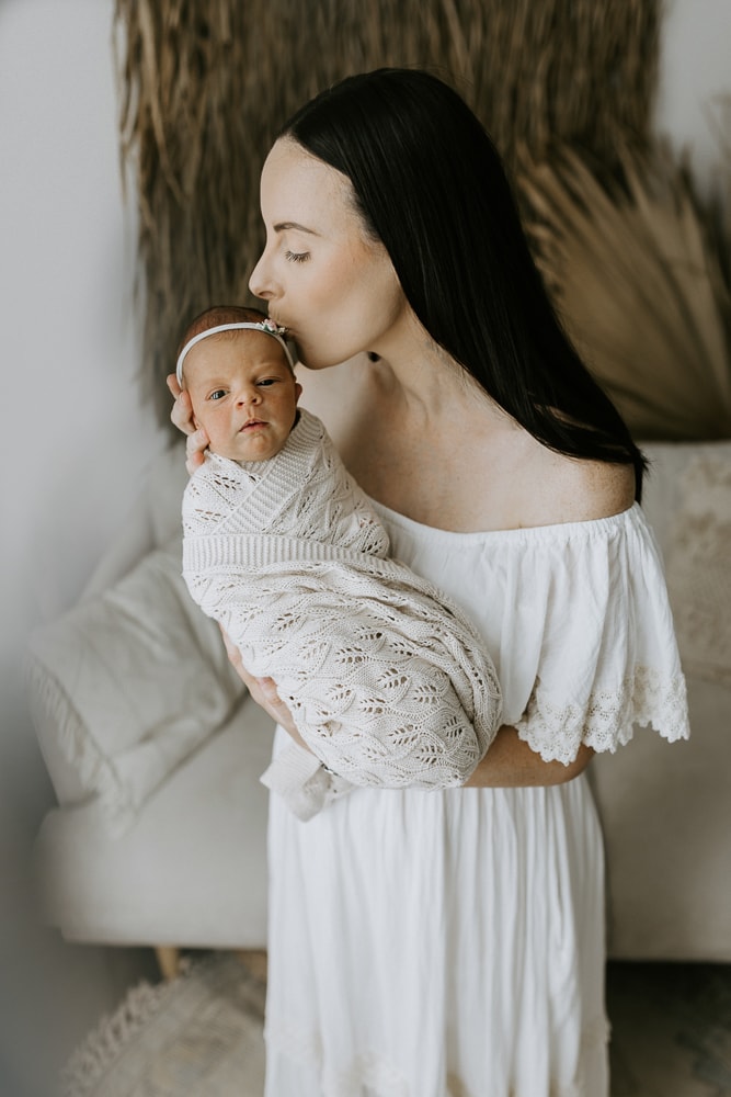 newborn baby family maternity pregnancy photos photographer photography Winni & Mini Photography Upper Coomera Brisbane Gold Coast children beach session pindara mater mothers -1