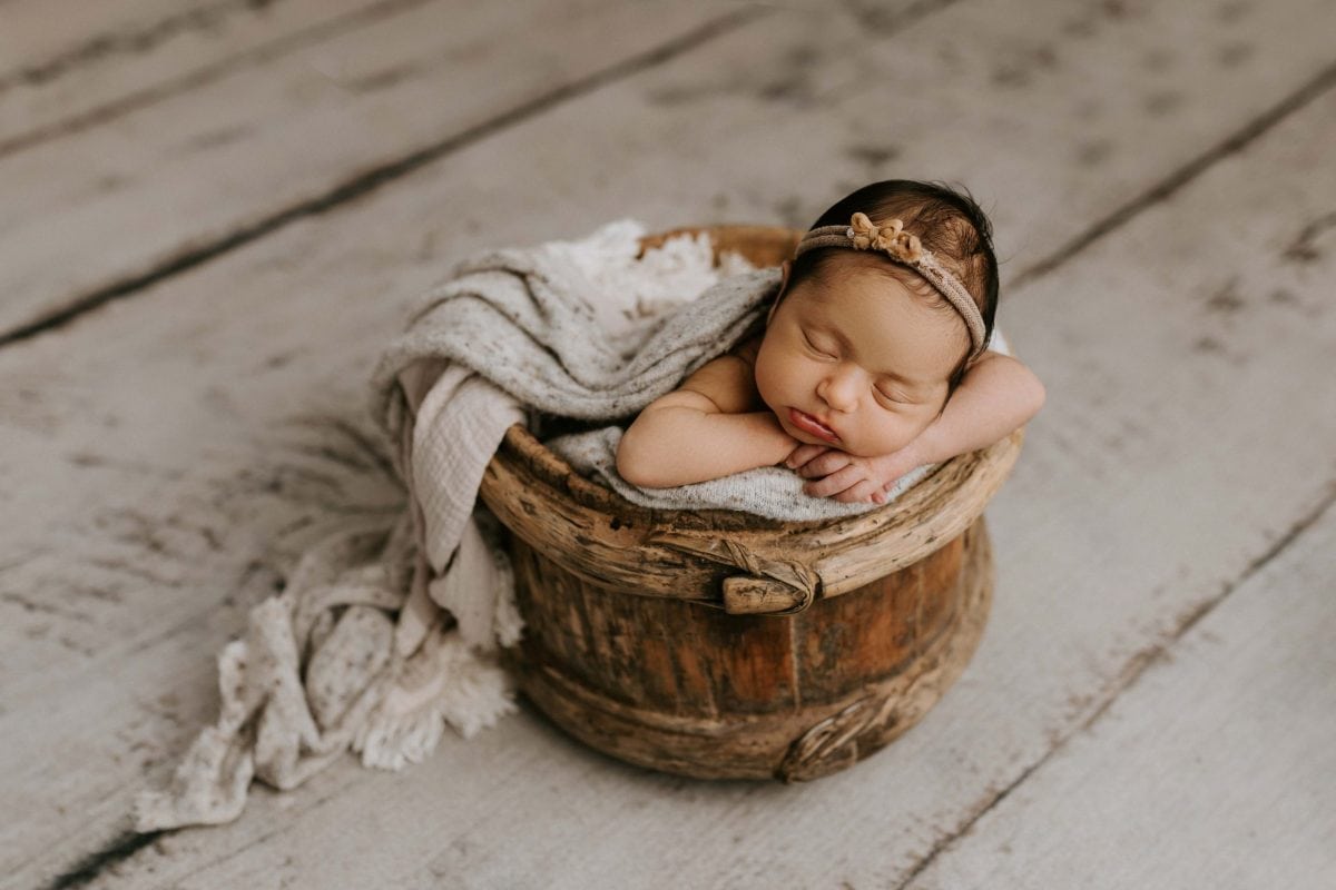 newborn baby family maternity pregnancy photos photographer photography Winni & Mini Photography Upper Coomera Brisbane Gold Coast children beach session pindara mater mothers