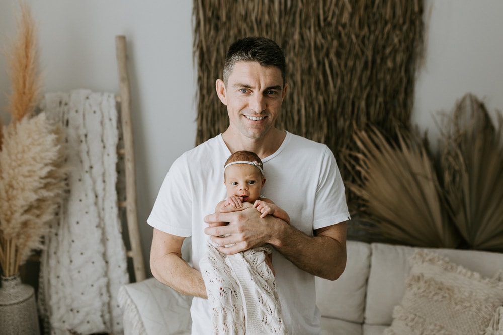 newborn baby family maternity pregnancy photos photographer photography Winni & Mini Photography Upper Coomera Brisbane Gold Coast children beach session pindara mater mothers -1