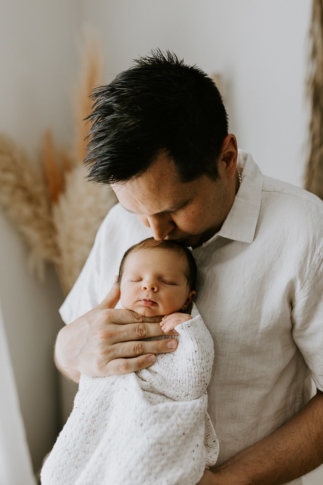 newborn baby family maternity pregnancy photos photographer photography Winni & Mini Photography Upper Coomera Brisbane Gold Coast children beach session pindara mater mothers