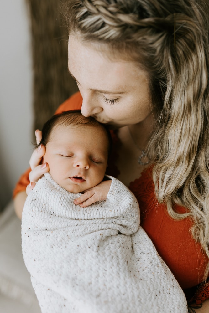 newborn baby family maternity pregnancy photos photographer photography Winni & Mini Photography Upper Coomera Brisbane Gold Coast children beach session pindara mater mothers