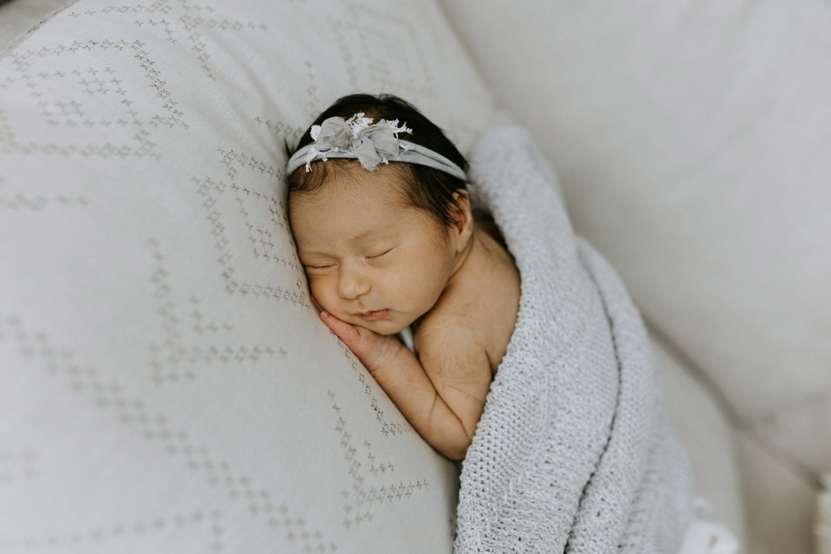 newborn baby family maternity pregnancy photos photographer photography Winni & Mini Photography Upper Coomera Brisbane Gold Coast children beach session pindara mater mothers