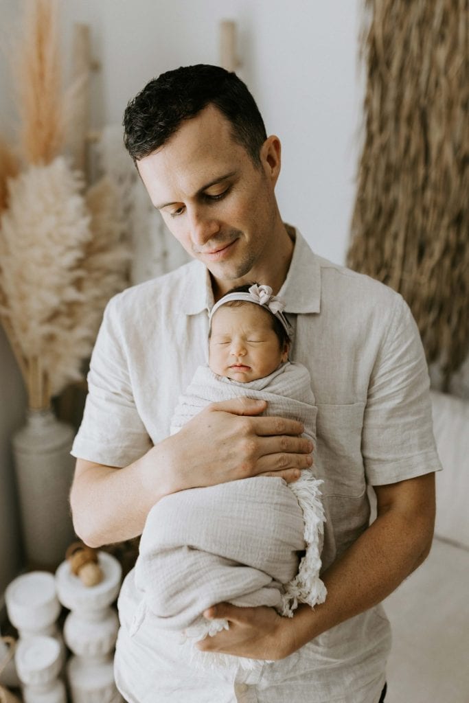 newborn baby family maternity pregnancy photos photographer photography Winni & Mini Photography Upper Coomera Brisbane Gold Coast children beach session pindara mater mothers