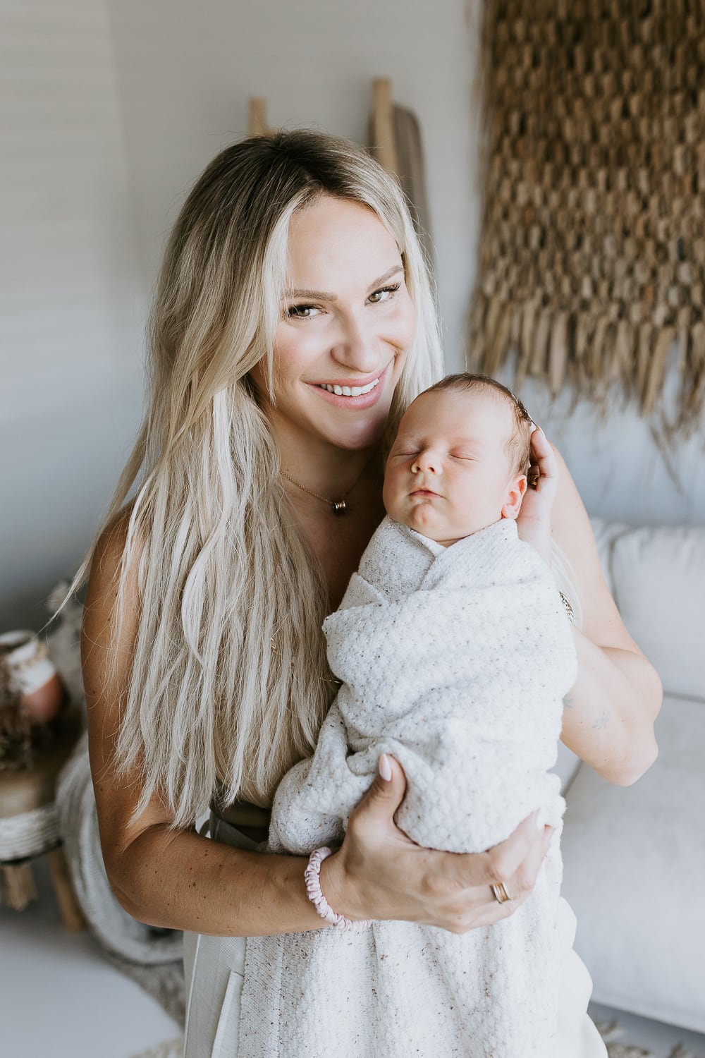 Newborn baby, family, pregnancy, maternity photographer Gold Coast Brisbane. Photography photos Winni & Mini Photography Tanha