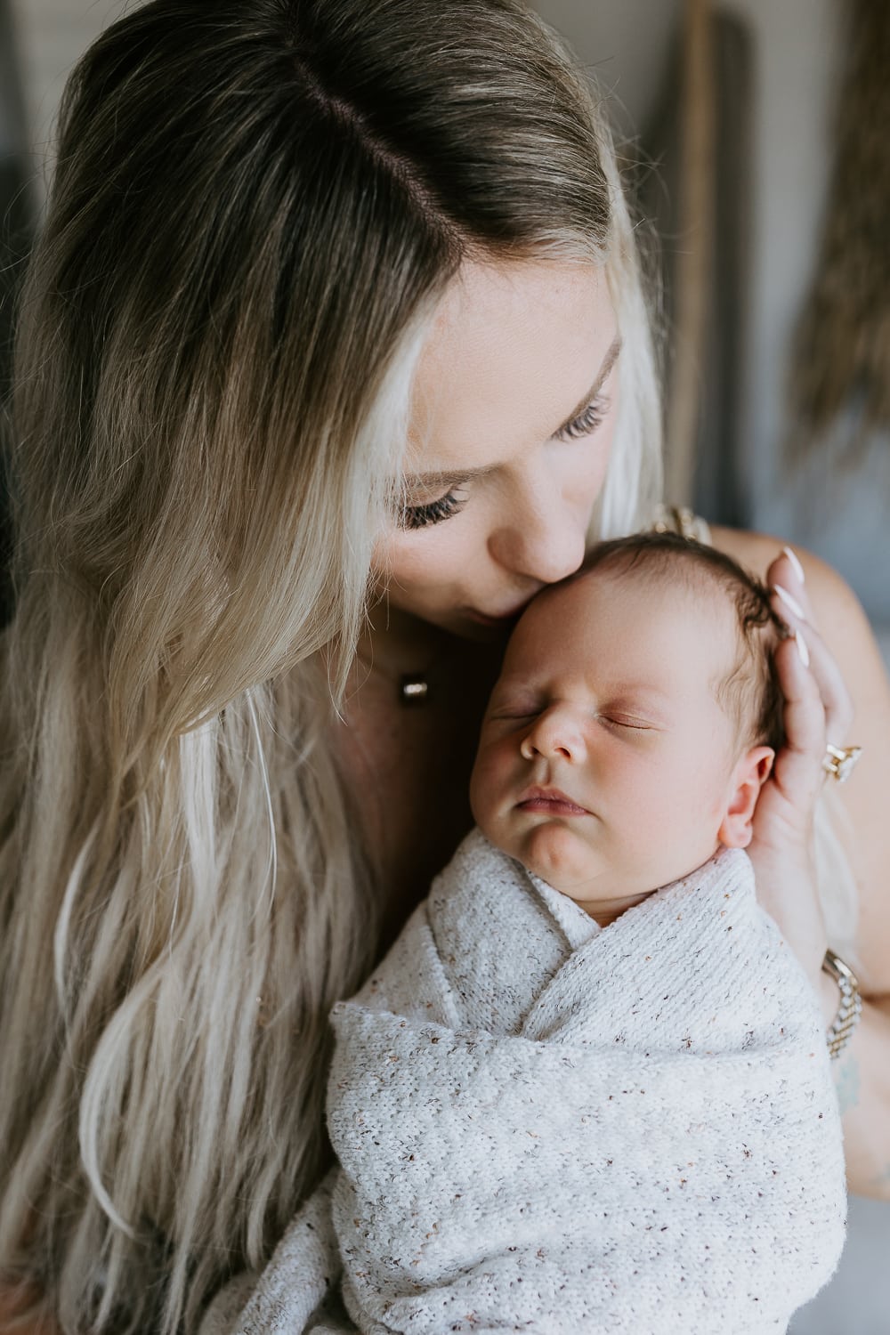 Newborn baby, family, pregnancy, maternity photographer Gold Coast Brisbane. Photography photos Winni & Mini Photography Tanha