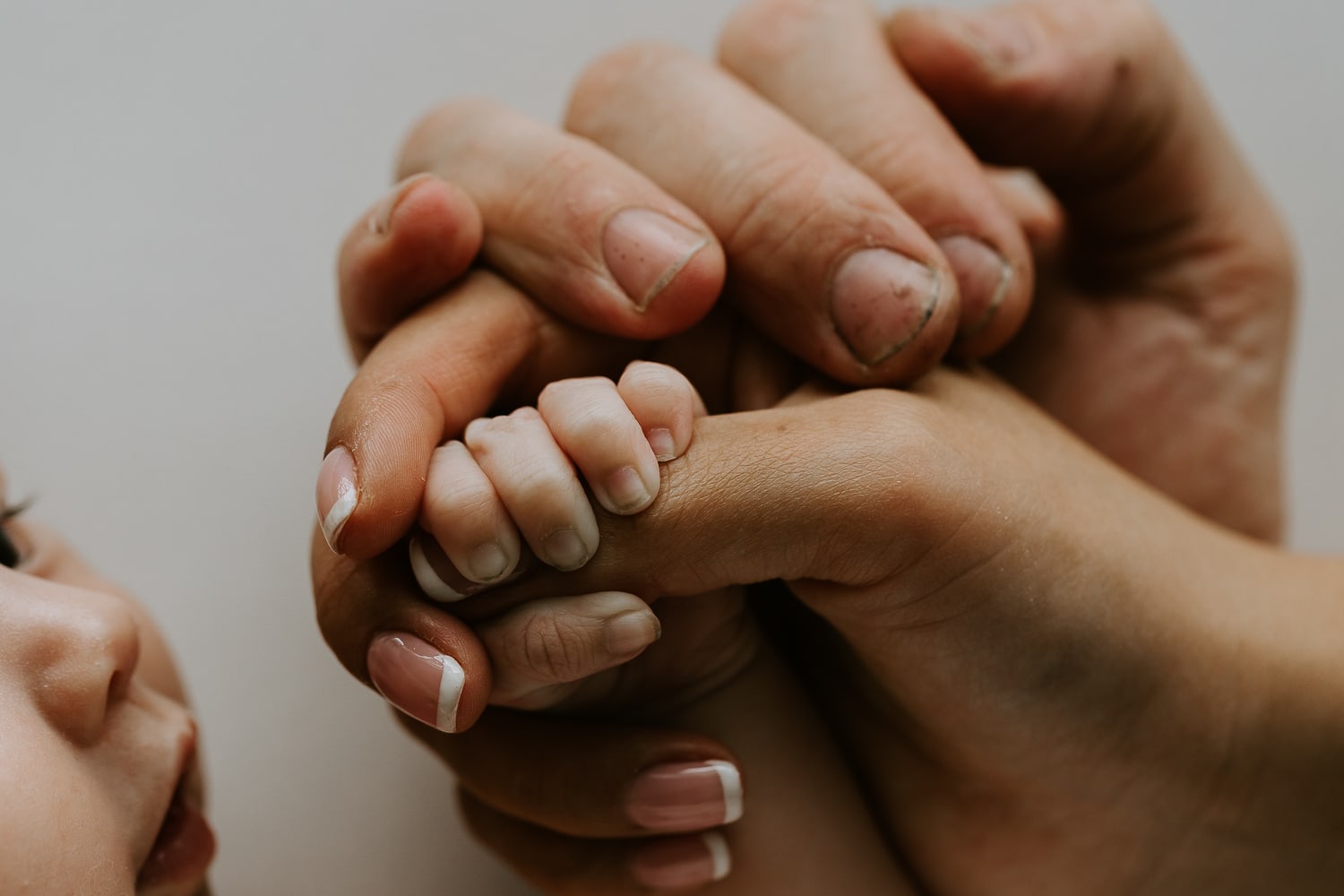 Newborn baby, family, pregnancy, maternity photographer Gold Coast Brisbane. Photography photos Winni & Mini Photography Tanha