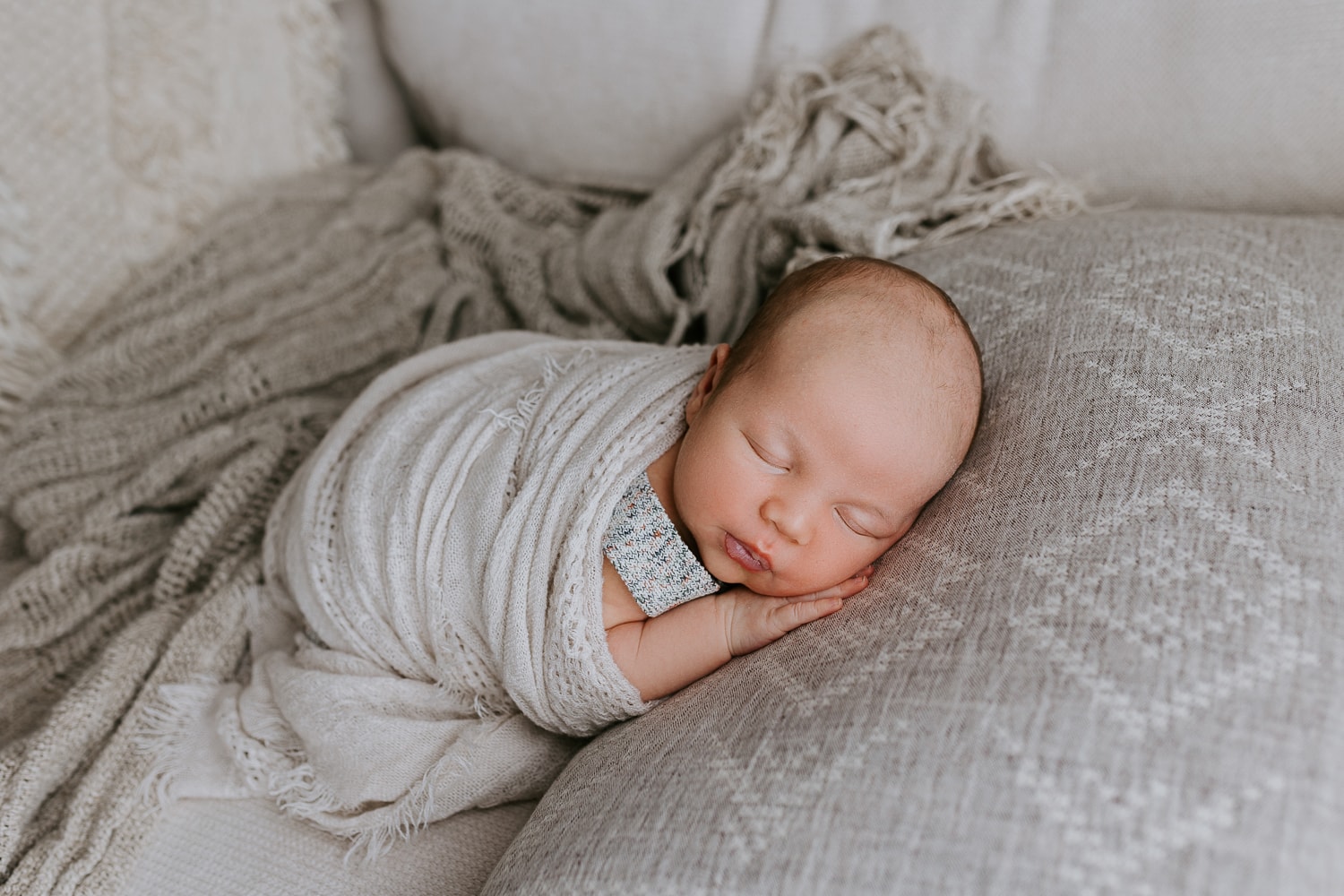 Newborn baby family pregnancy maternity photography photographer gold coast brisbane beach sunset photos Winni & Mini